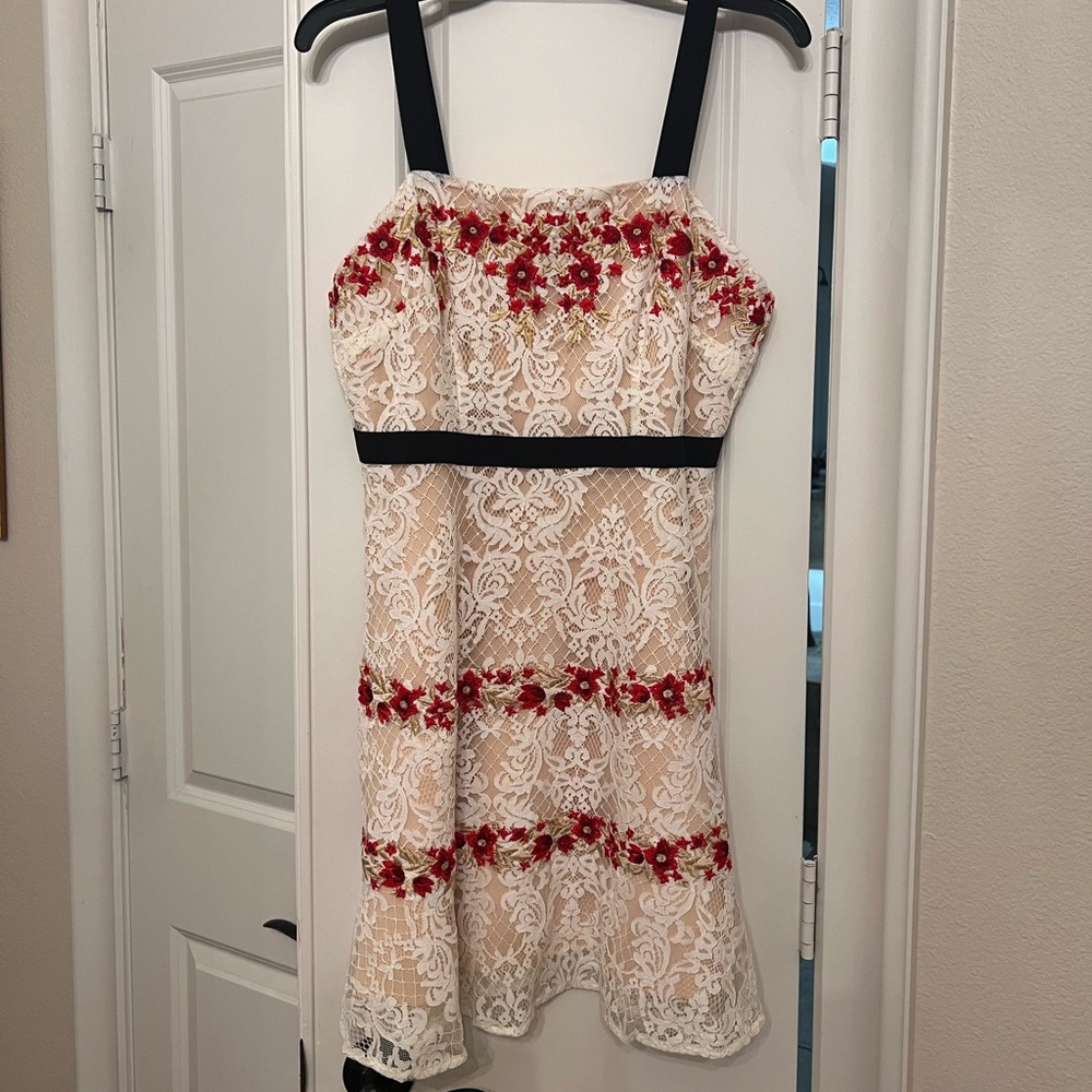 Foxiedox White Paloma Embroidered Lace Dress Size medium